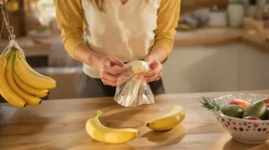 « Elles ne noircissent plus » : mon astuce toute simple pour garder vos bananes bien fraîches très longtemps